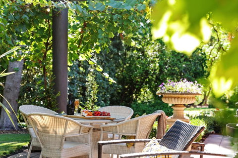 Adelaide Hills Retreats - Holiday Byron Bay 10