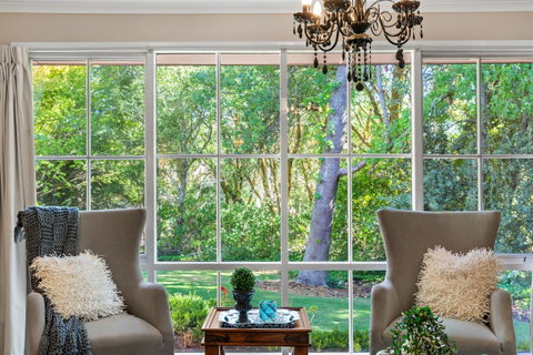 Adelaide Hills Retreats - Holiday Byron Bay 6