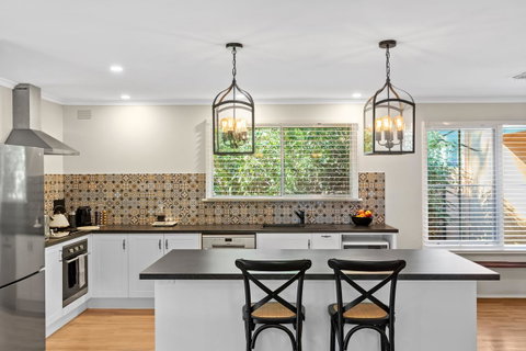 Adelaide Hills Retreats - Holiday Byron Bay 23
