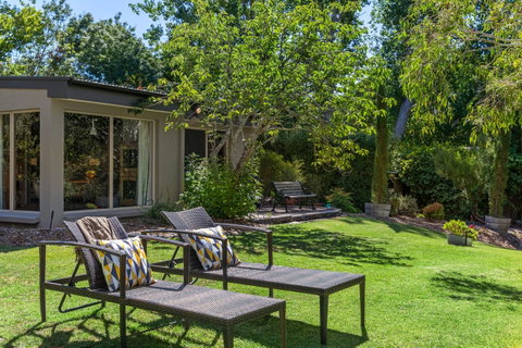 Adelaide Hills Retreats - Holiday Byron Bay 26