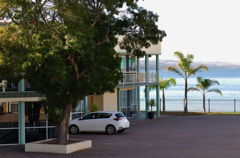 Hilton Beachfront Motel - Holiday Byron Bay 42