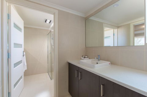 Mick O\'Sheas - Holiday Byron Bay 28