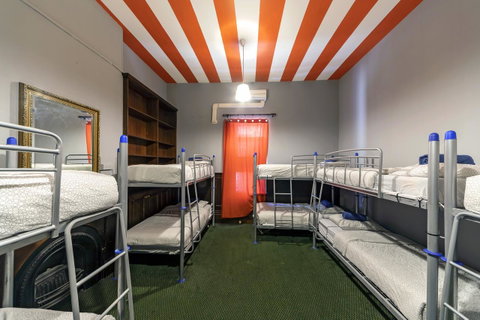 Tequila Sunrise Hostel Adelaide - Holiday Byron Bay 1