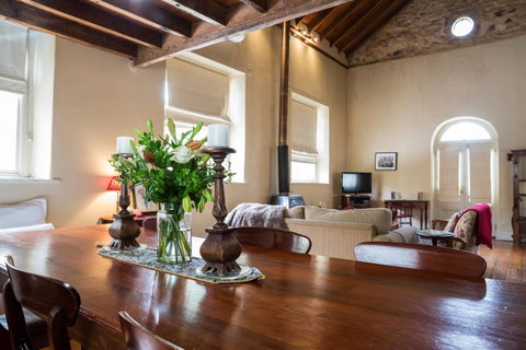Clare Valley Heritage Retreat - Holiday Byron Bay 7