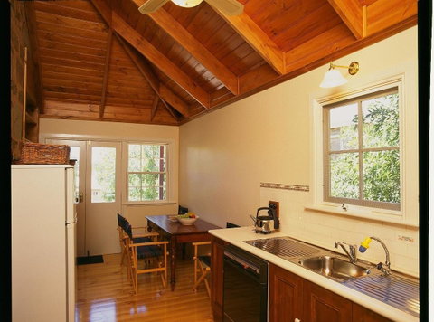 Clare Valley Heritage Retreat - Holiday Byron Bay 13