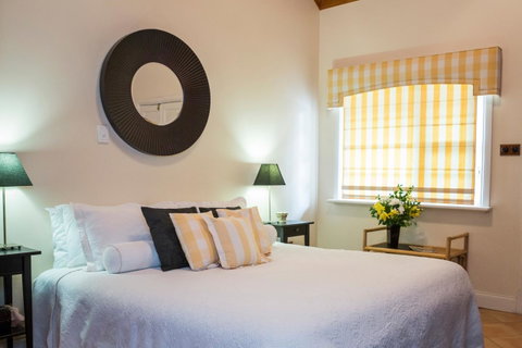 Clare Valley Heritage Retreat - Holiday Byron Bay 11