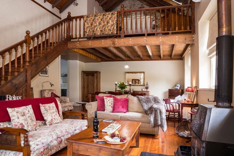 Clare Valley Heritage Retreat - Holiday Byron Bay 12