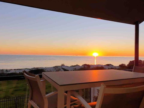 Luxurious 3 Bedroom Beachfront - Panoramic Views - Holiday Byron Bay 0
