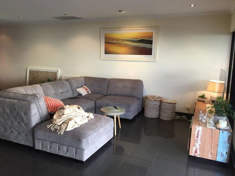 Luxurious 3 Bedroom Beachfront - Panoramic Views - Holiday Byron Bay 4