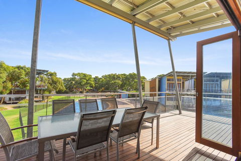 Villa 53 South Shores - Normanville S14 - Holiday Byron Bay 4