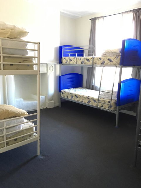 Shingo\'s Backpackers - Holiday Byron Bay 1