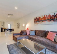 Executive suite incredible views of city - Holiday Byron Bay