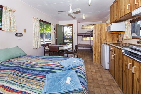 Echo Holiday Parks - Naracoorte - Holiday Byron Bay 2