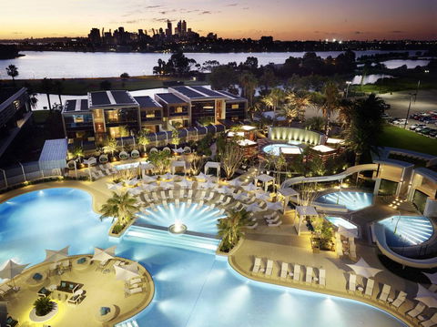 Crown Metropol Perth - Holiday Byron Bay 6