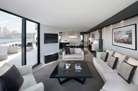 Crown Metropol Perth - Holiday Byron Bay 17
