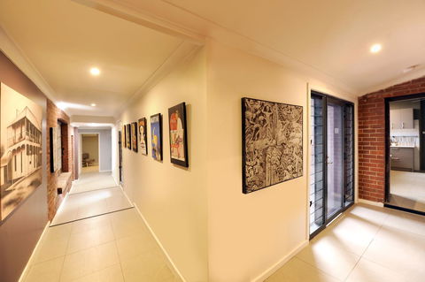 The Stirling Arms Hotel - Holiday Byron Bay 32