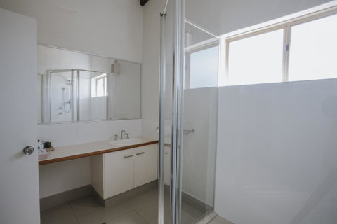 Canal Rocks Beachfront Apartments - Holiday Byron Bay 13