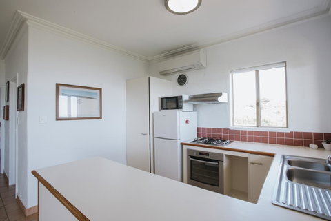 Canal Rocks Beachfront Apartments - Holiday Byron Bay 10