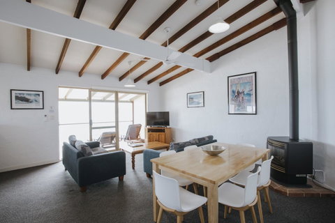 Canal Rocks Beachfront Apartments - Holiday Byron Bay 22