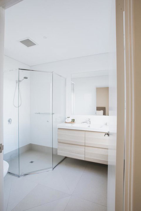 Canal Rocks Beachfront Apartments - Holiday Byron Bay 40