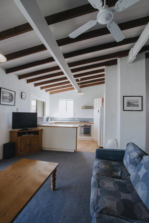 Canal Rocks Beachfront Apartments - Holiday Byron Bay 11