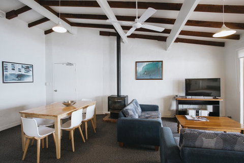 Canal Rocks Beachfront Apartments - Holiday Byron Bay 2