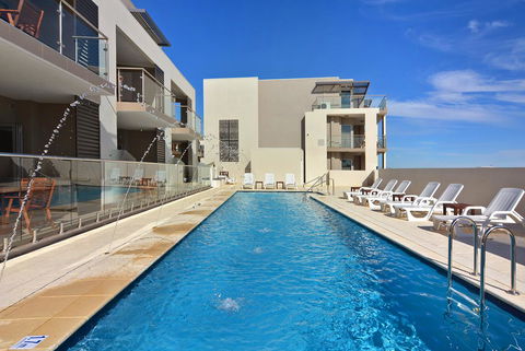 Bunbury Seaview Apartments - Holiday Byron Bay 4