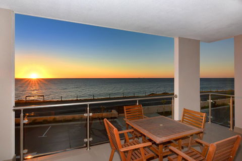 Bunbury Seaview Apartments - Holiday Byron Bay 2