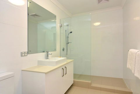 Bunbury Seaview Apartments - Holiday Byron Bay 8