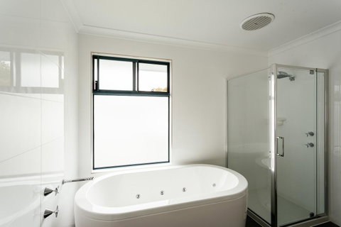Dolphin Lodge Albany - Self Contained Apartments At Middleton Beach - Holiday Byron Bay 37