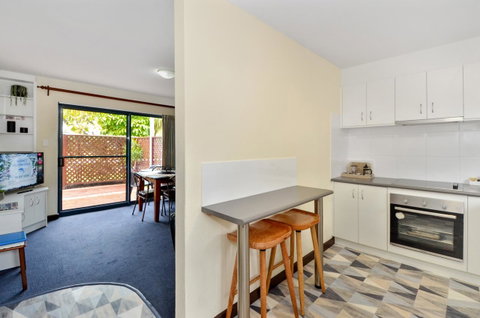 Dolphin Lodge Albany - Self Contained Apartments At Middleton Beach - Holiday Byron Bay 8