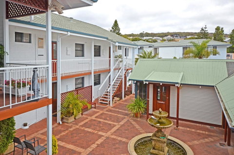 Dolphin Lodge Albany - Self Contained Apartments At Middleton Beach - Holiday Byron Bay 21