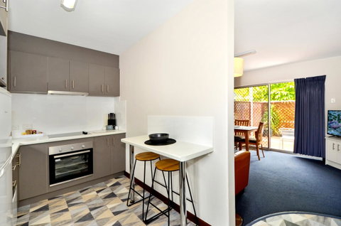 Dolphin Lodge Albany - Self Contained Apartments At Middleton Beach - Holiday Byron Bay 30