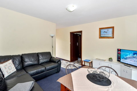Dolphin Lodge Albany - Self Contained Apartments At Middleton Beach - Holiday Byron Bay 26