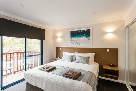 Dolphin Lodge Albany - Self Contained Apartments At Middleton Beach - Holiday Byron Bay 38