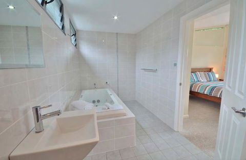 Crescent Head Spa Villa - Holiday Byron Bay 14