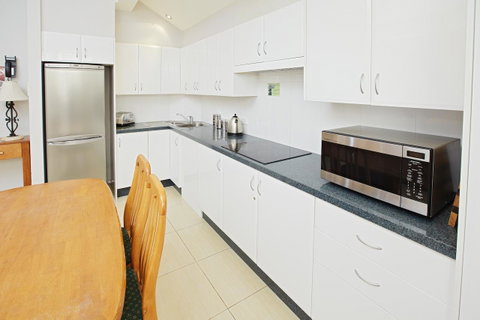 Jesmond Executive Villas - Holiday Byron Bay 24