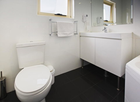 Jesmond Executive Villas - Holiday Byron Bay 27