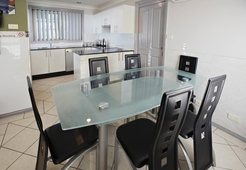 Jesmond Executive Villas - Holiday Byron Bay 36