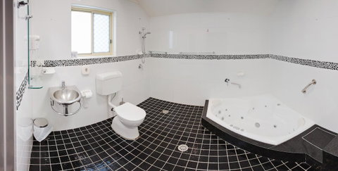 Jesmond Executive Villas - Holiday Byron Bay 25