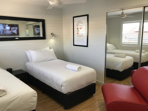 Jesmond Executive Villas - Holiday Byron Bay 3