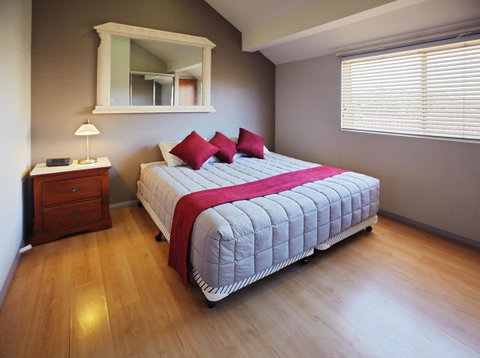 Jesmond Executive Villas - Holiday Byron Bay 33