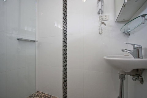 Jesmond Executive Villas - Holiday Byron Bay 11