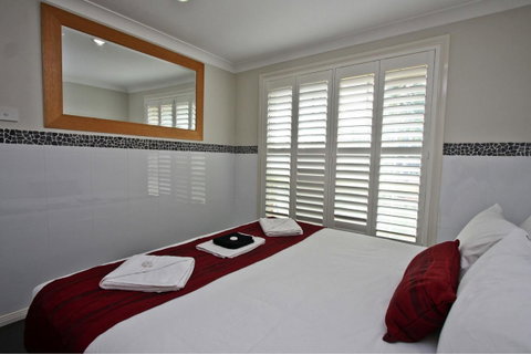 Jesmond Executive Villas - Holiday Byron Bay 10