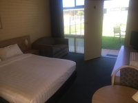 Book Junee Accommodation Vacations Holiday Byron Bay Holiday Byron Bay