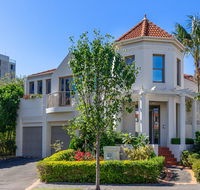 Kensington Self-Contained Modern House 89BROM - Holiday Byron Bay