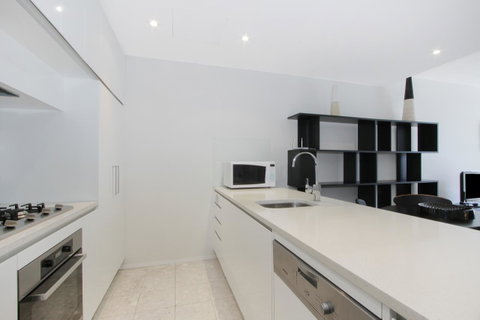 Lakefront 116 Kingston ACT - Holiday Byron Bay 22