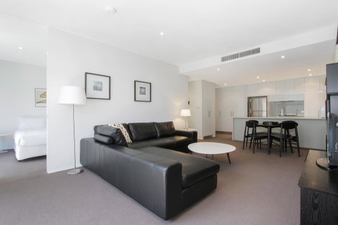 Lakefront 116 Kingston ACT - Holiday Byron Bay 16