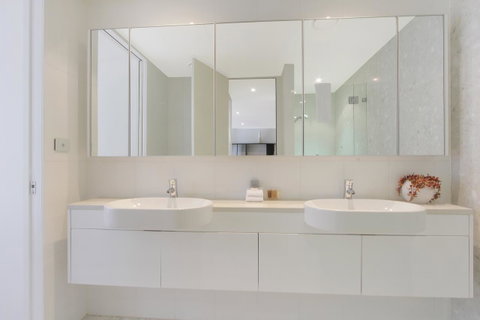 Lakefront 116 Kingston ACT - Holiday Byron Bay 19