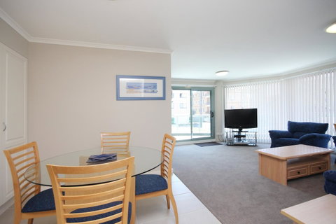 Sails Apartments - Holiday Byron Bay 22